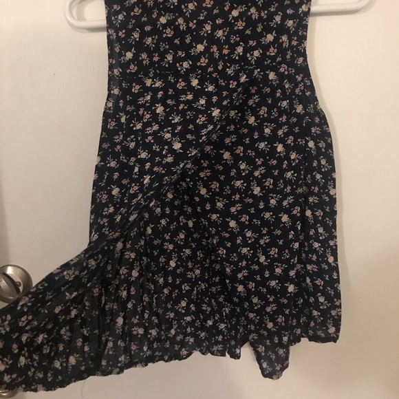 Pretty Flowery Jennyfer Tank Top Size Small - Picture 3 of 3
